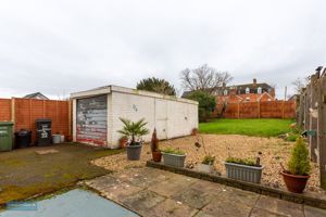 Garage / Garden- click for photo gallery